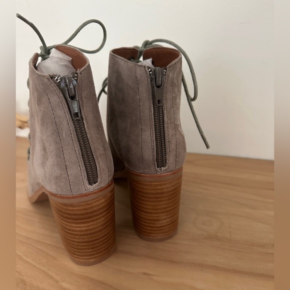 New Jeffrey Campbell 
Lace Up Bootie Free People - Picture 9 of 15